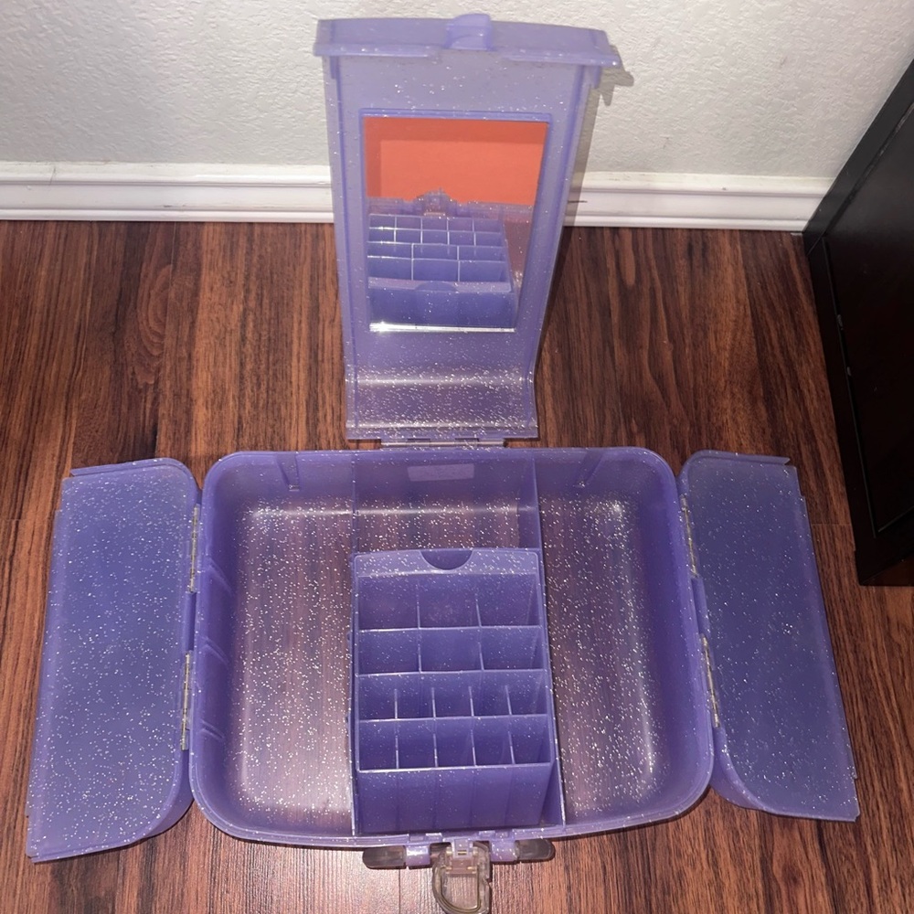 Vintage Caboodle purple glitter tri-fold!